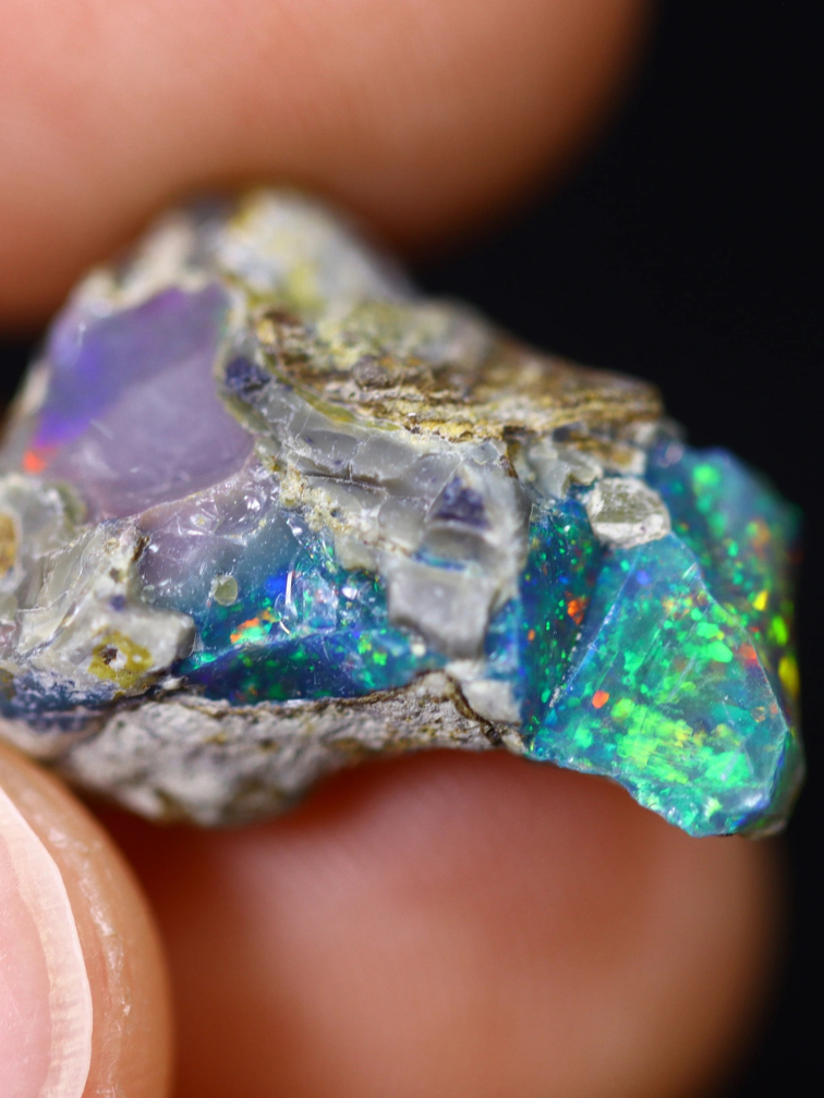 Ethiopian Welo - Smoked Opal "Phantom Haze" - (18 x 13 x 8 mm - 7.2 carat)