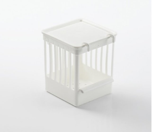 Plastic traliesnestkast