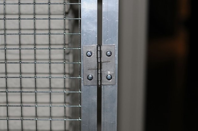 Scharnier met veer(groot) kopen | Automatisch sluitende deuren voor binnen & buiten Scharnier met veer(groot) kopen | Automatisch sluitende deuren voor binnen & buiten