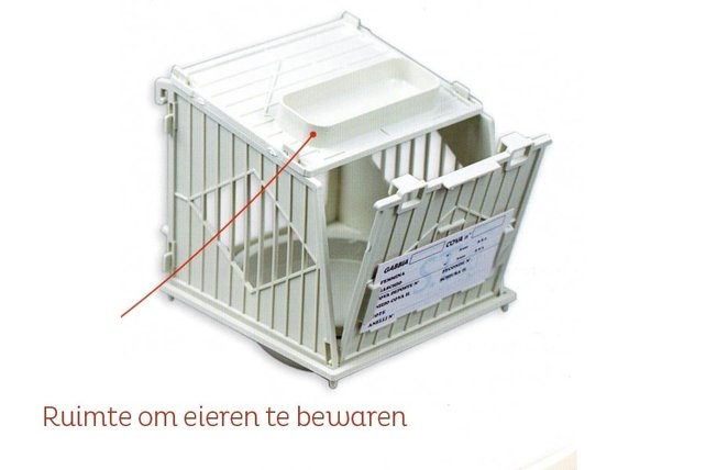 Voorhangnest met opbergplaats voor eieren Voorhangnest met opbergplaats voor eieren