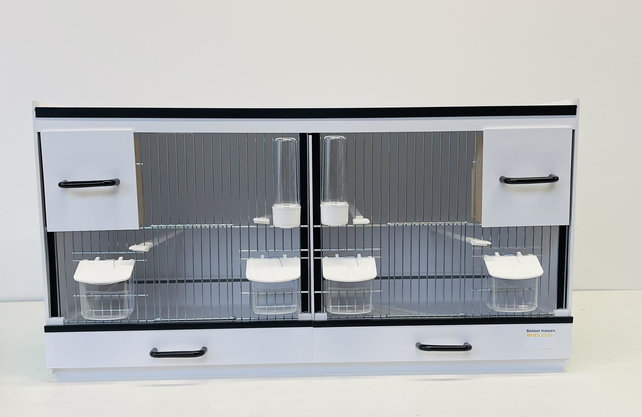 Tweedelige kunststof broedkooi met houten nestkasten – Ideaal voor tropische vogels