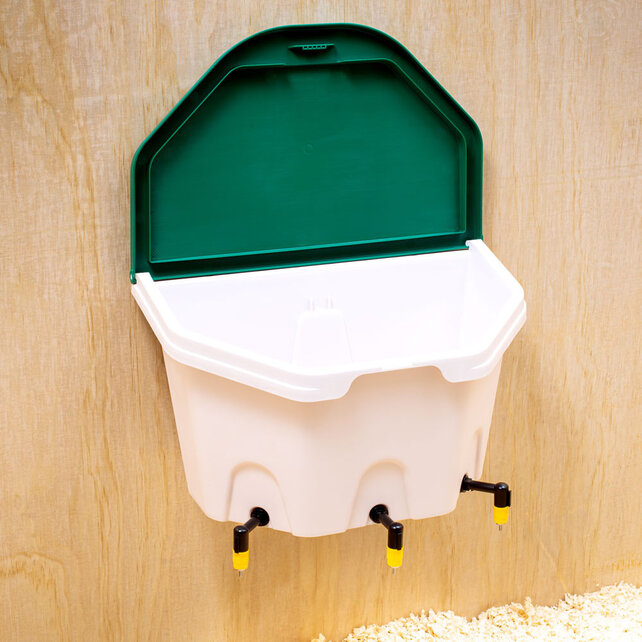 Drinkemmer kippen voor aan de wand Drinkemmer kippen voor aan de wand