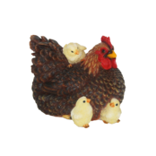 Liggende kip met kuikens