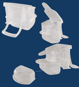 Klepbakje met deksel en  afneembare voerbak