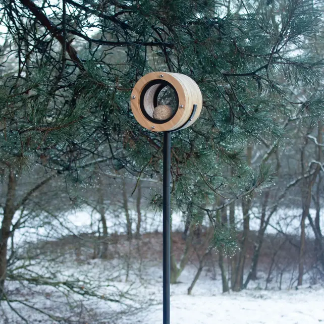 Bamboe Vogelvoederhuisje Take a Bite – Staand Bamboe Vogelvoederhuisje Take a Bite – Staand