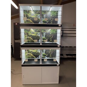 Stelling kunststof broedkooien met fotoprint en ledverlichting