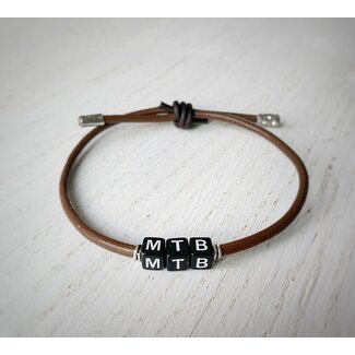 Armband gemaakt van leer