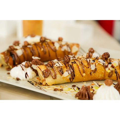 Pan bread with nuts and caramellcream