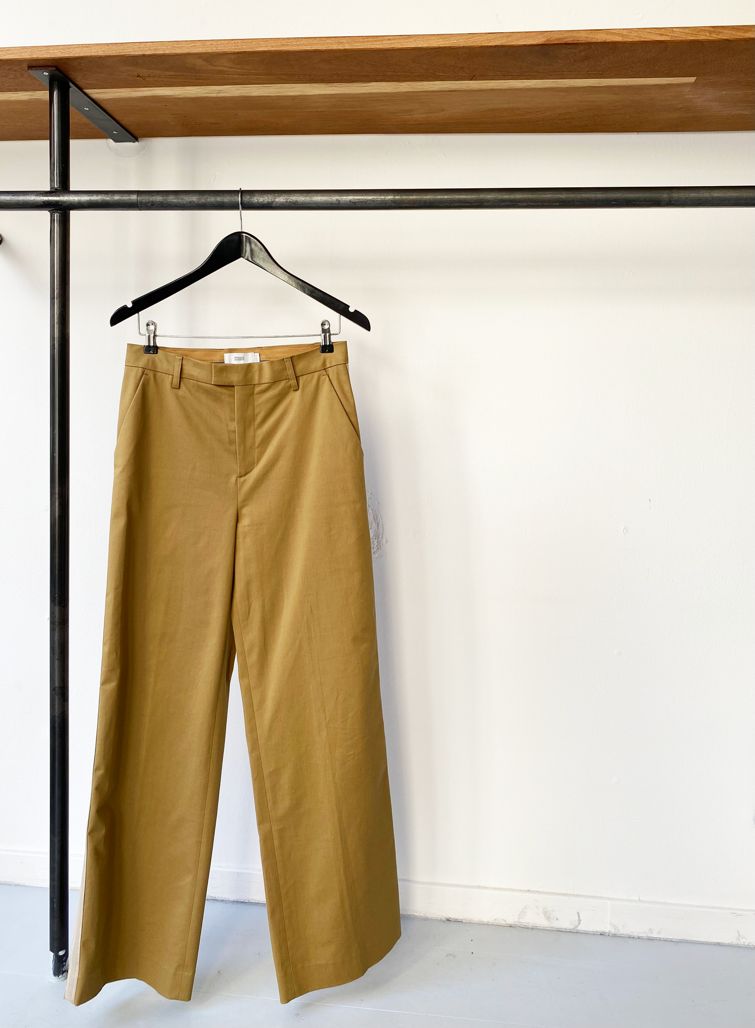 Closed cotton blend trousers size 28