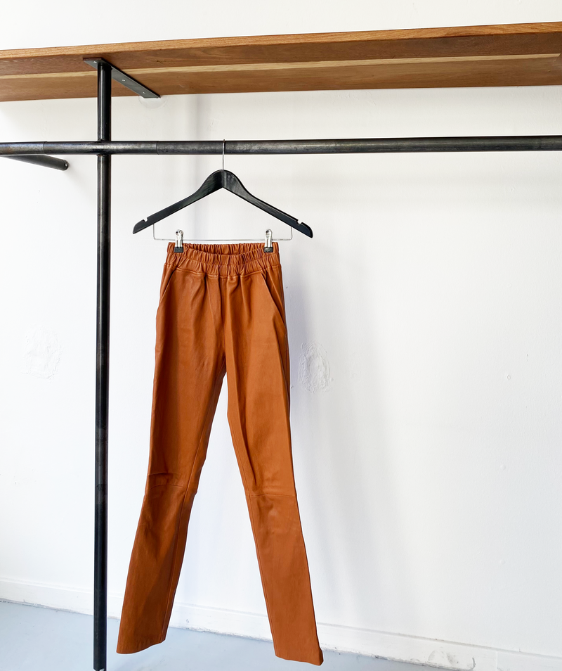 Est'Seven leather trousers camel color size XS