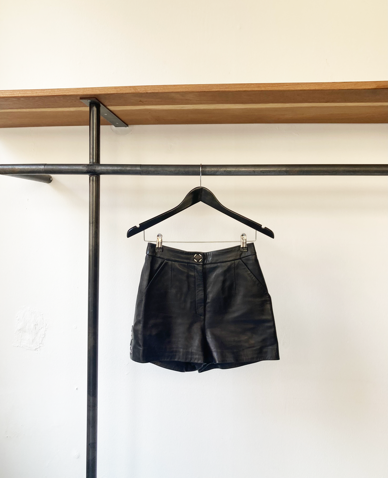 Mugler black leather shorts size fr36