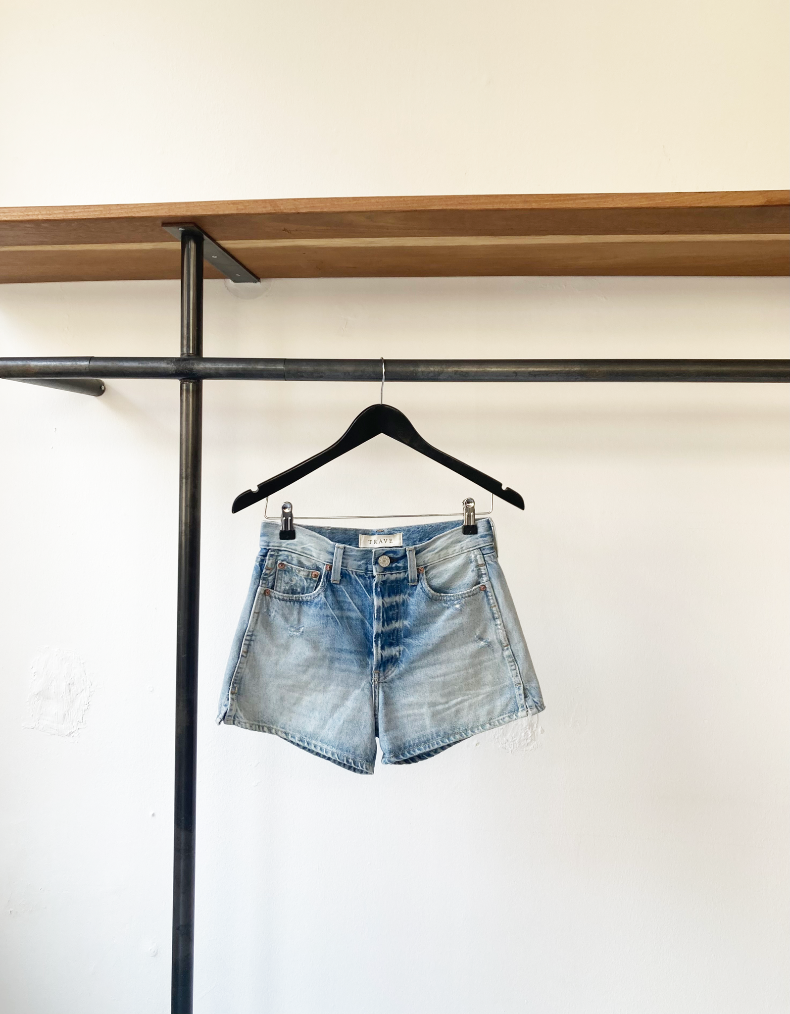 TRAVE allie wilde thing shorts size 25