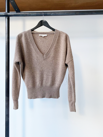 Vanessa Bruno v-necked wool and yao knit size S