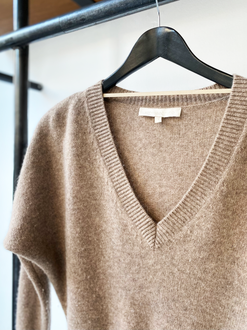 Vanessa Bruno v-necked wool and yao knit size S