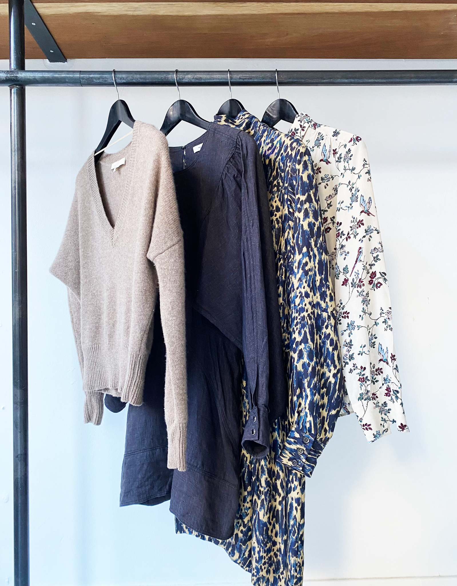 Vanessa Bruno v-necked wool and yao knit size S