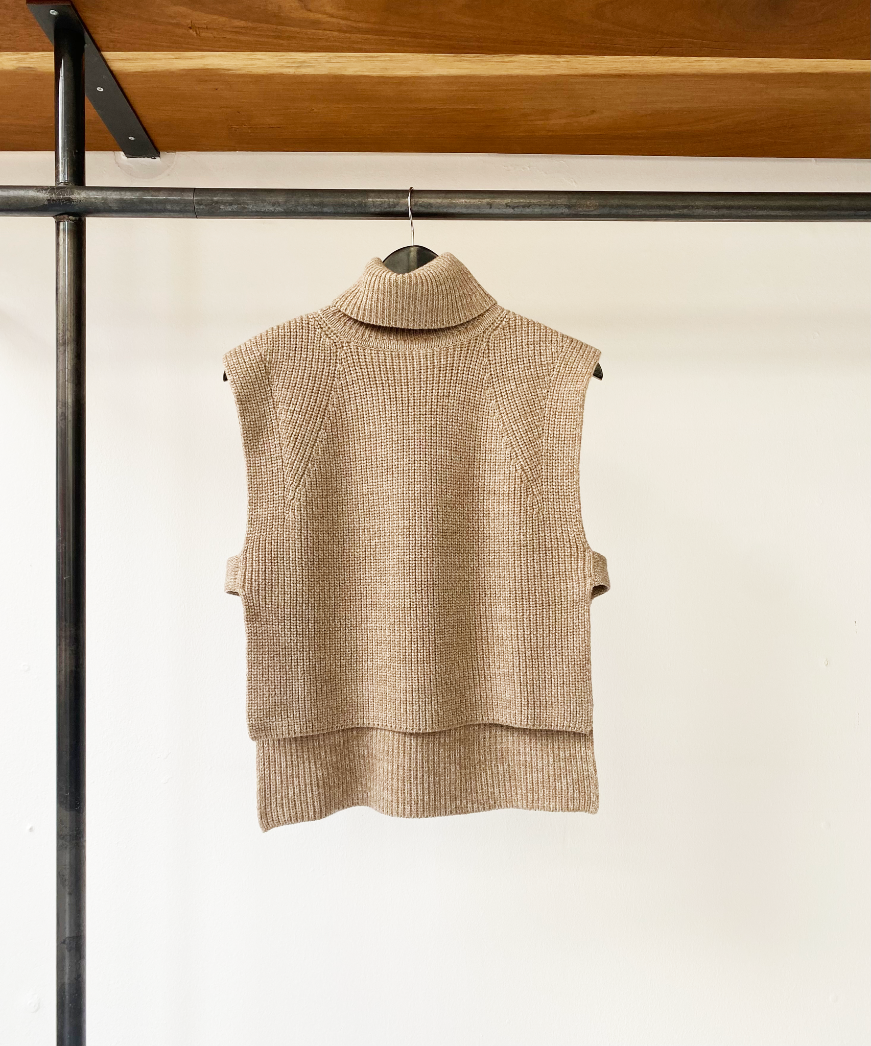 Isabel Marant Étoile beige sleeveless turtleneck knit size 36