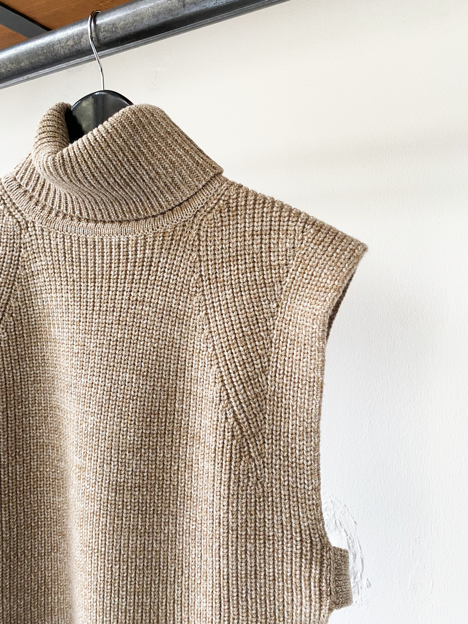 Isabel Marant Étoile beige sleeveless turtleneck knit size 36