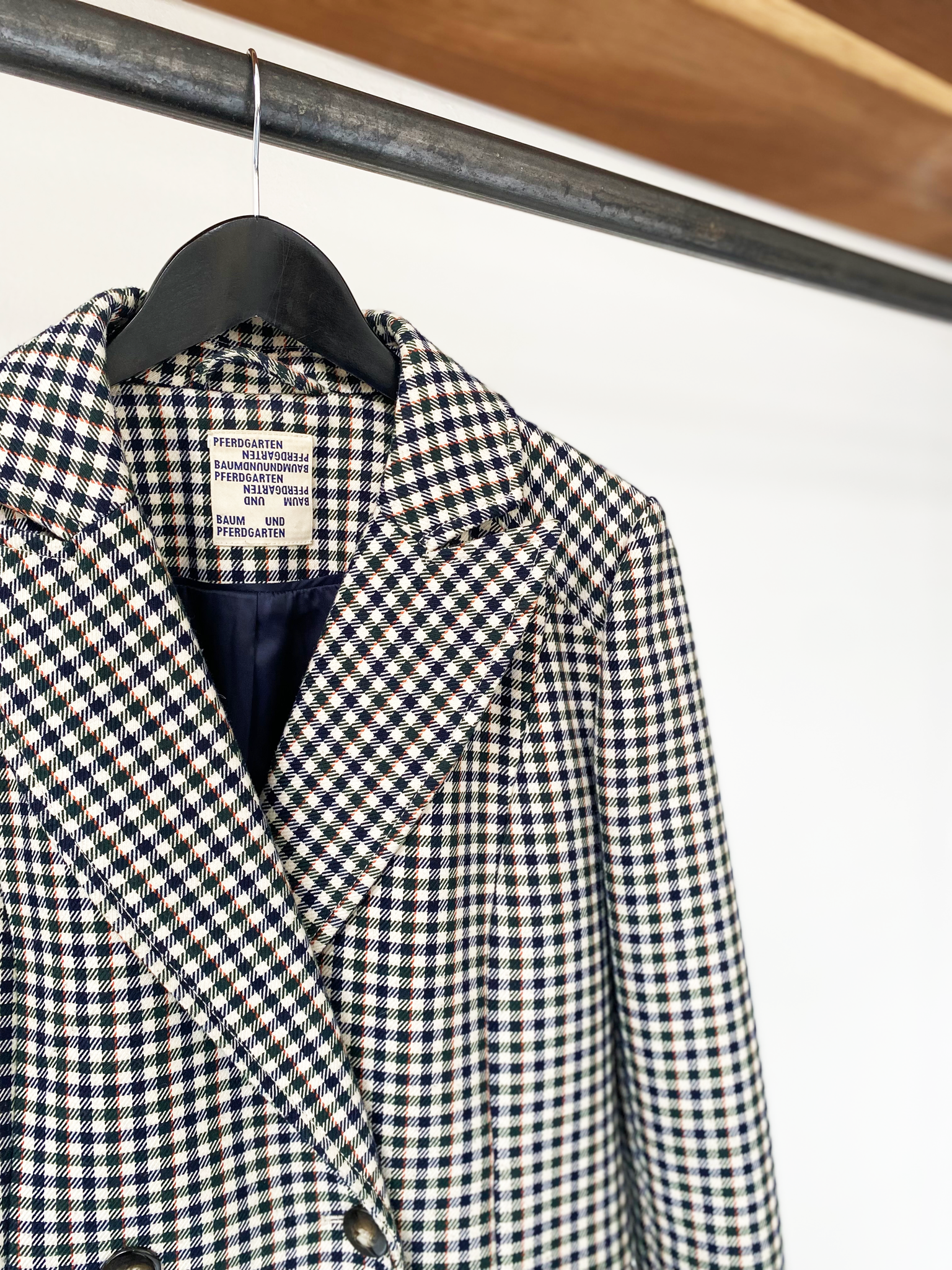 Baum und Pferdgarten checkered coat size 40