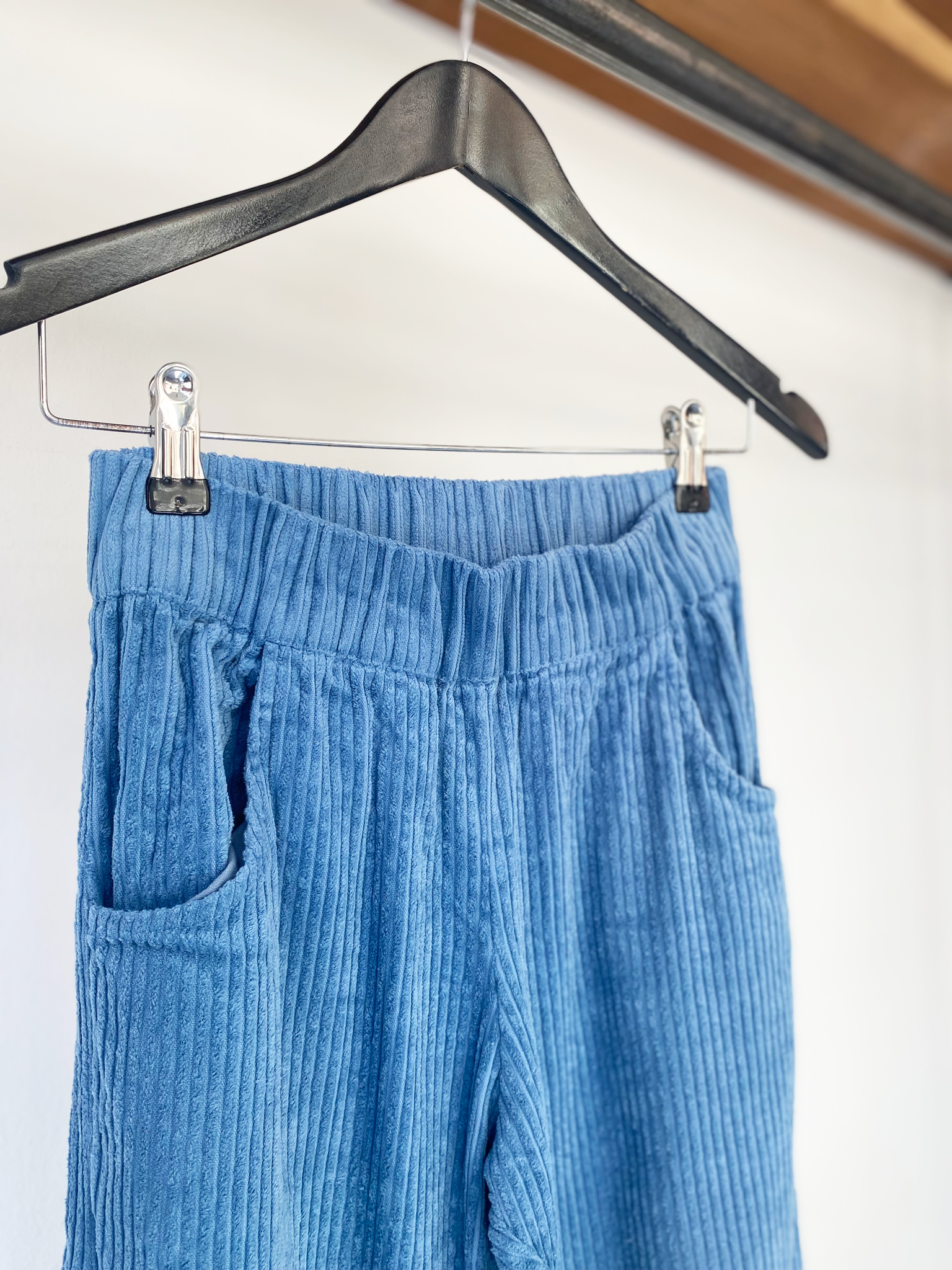 Sea Me Happy baby blue corduroy flare pants size 0