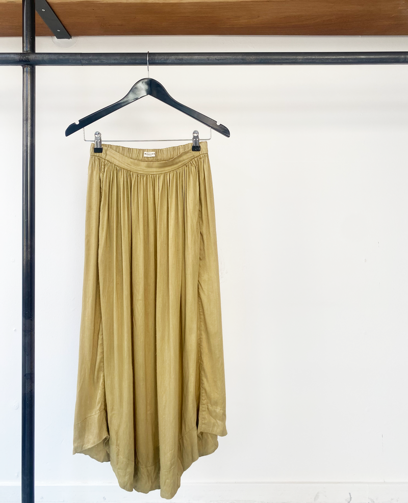 Masscob silk pleated skirt size 36