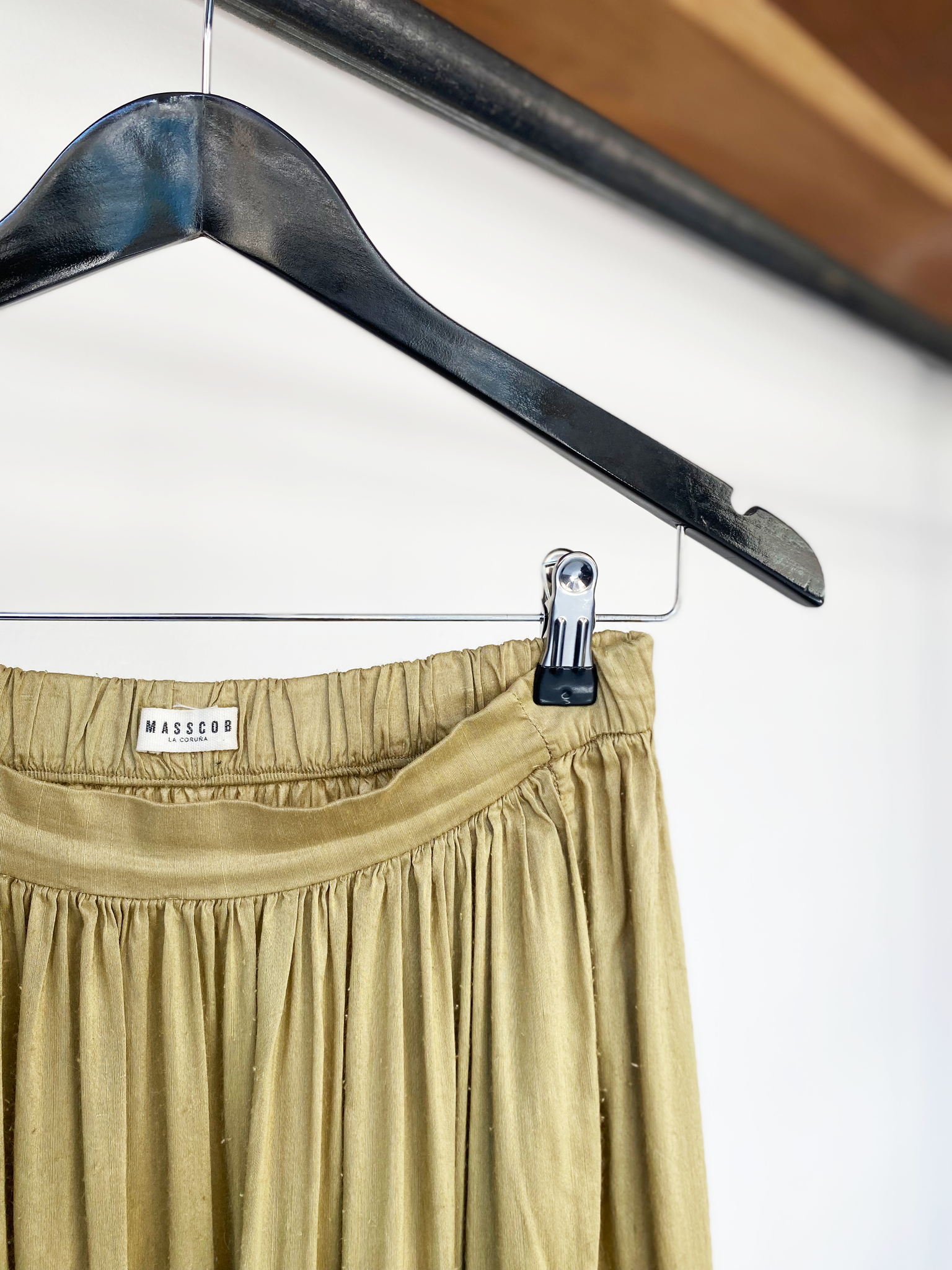 Masscob silk pleated skirt size 36