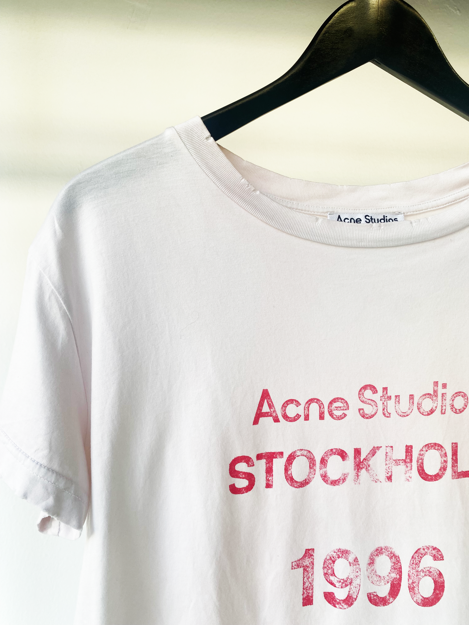 Acne Studios pink cropped logo tee size M