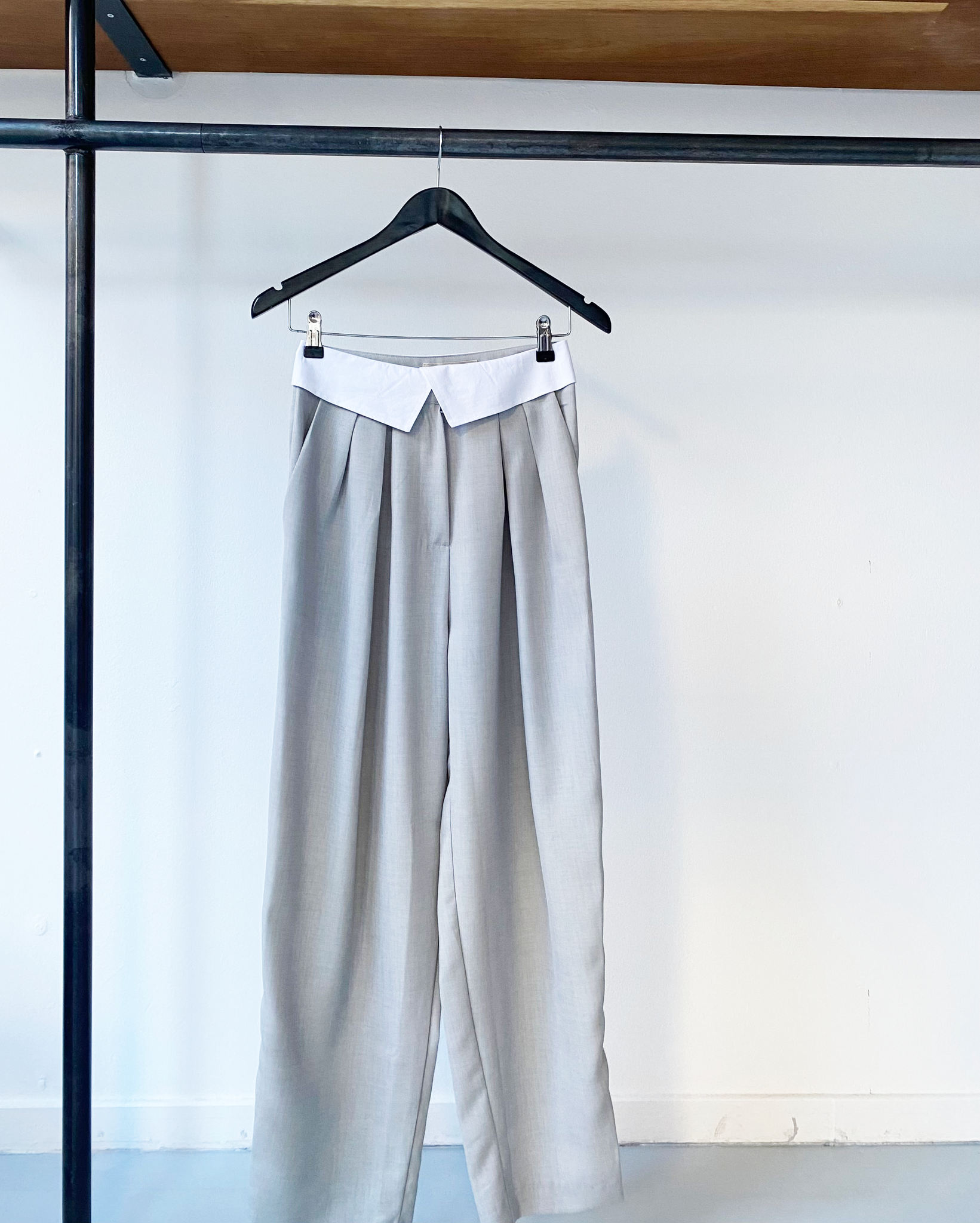 The Frankie Shop grey tailored trousers size S