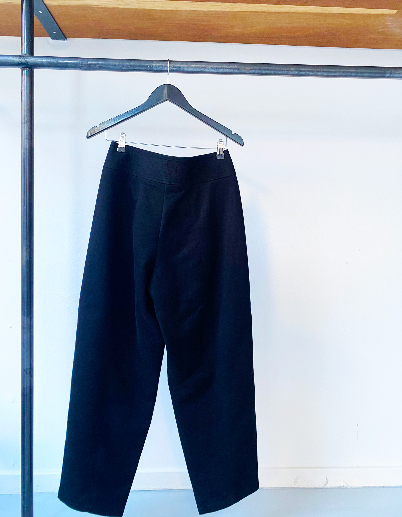 Closed black phyllis trousers size 28