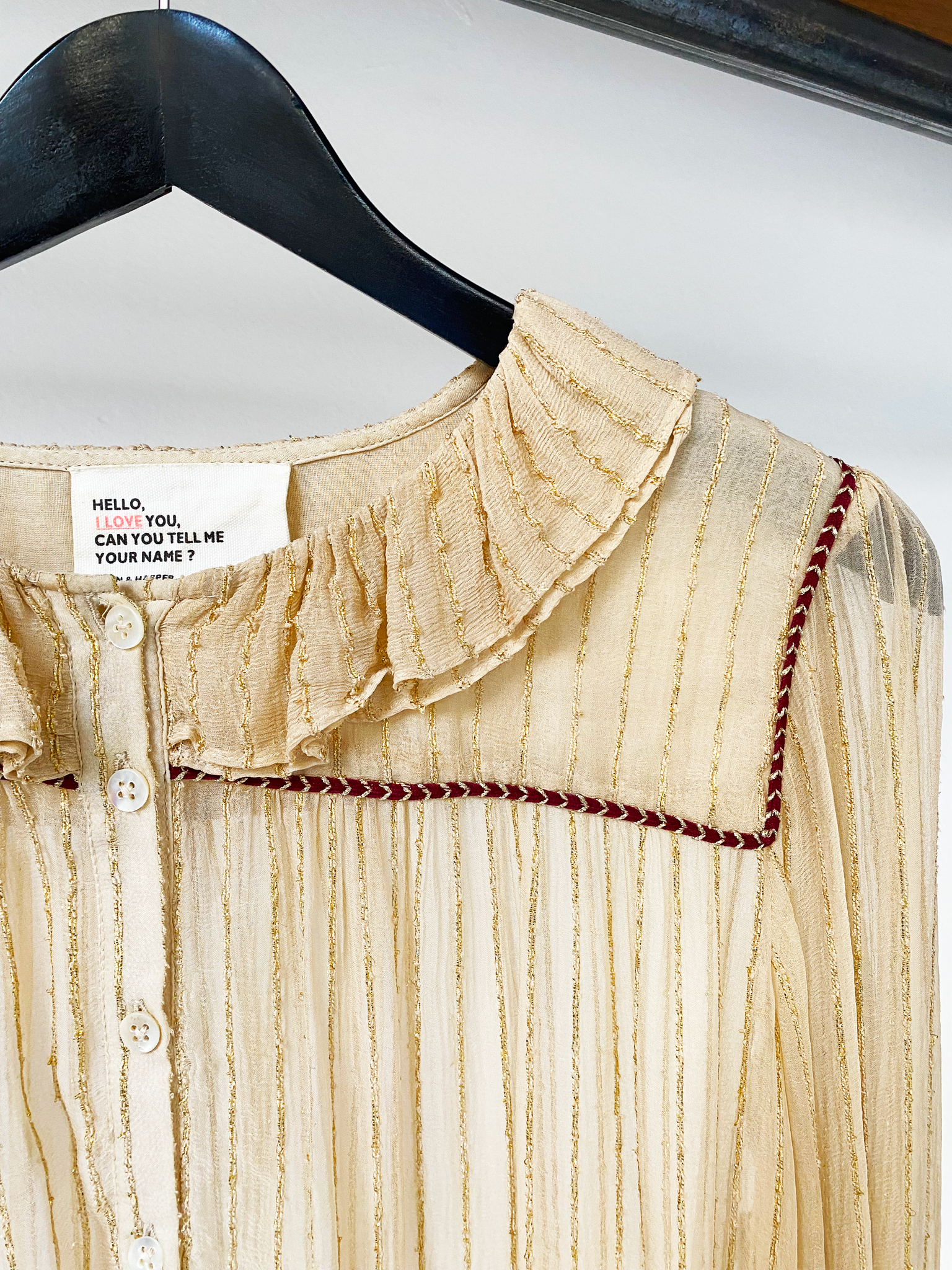 Leon and Harper golden ruffle blouse size unknown