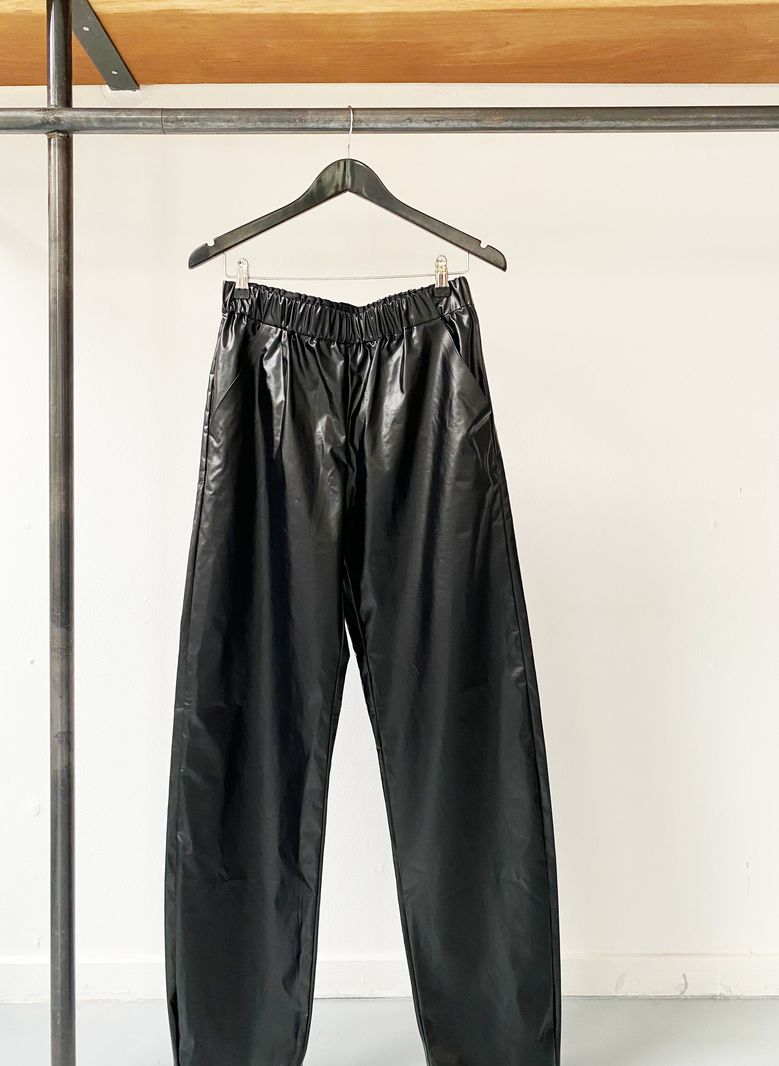 Kassl Editions oil light black trousers size 38