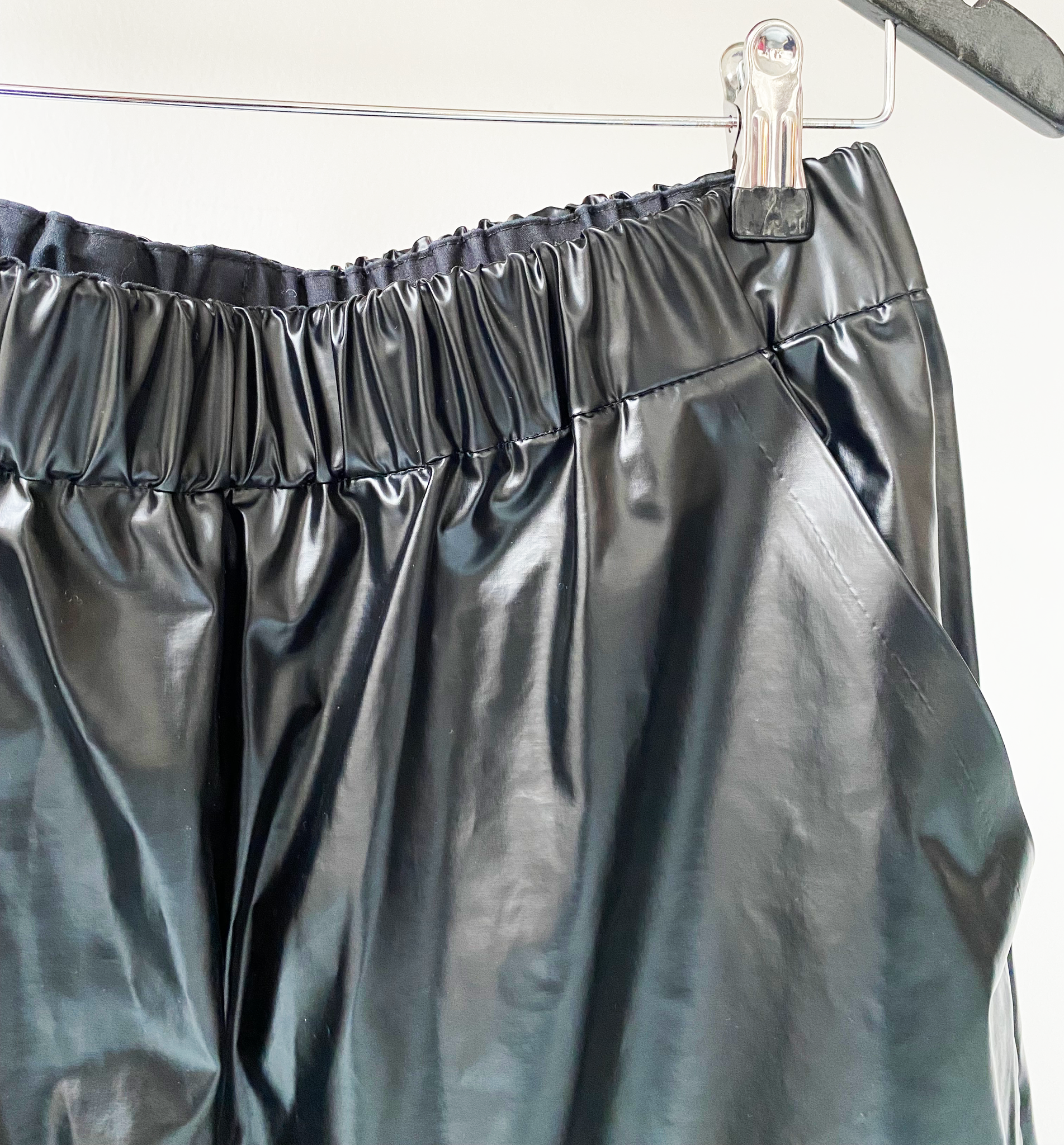 Kassl Editions oil light black trousers size 38