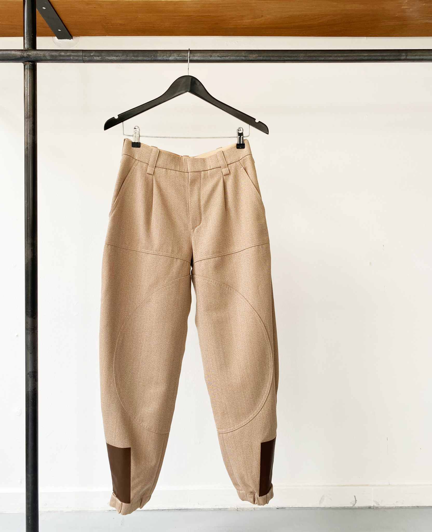 Chloé Chloé beige wool pegged pants size 36