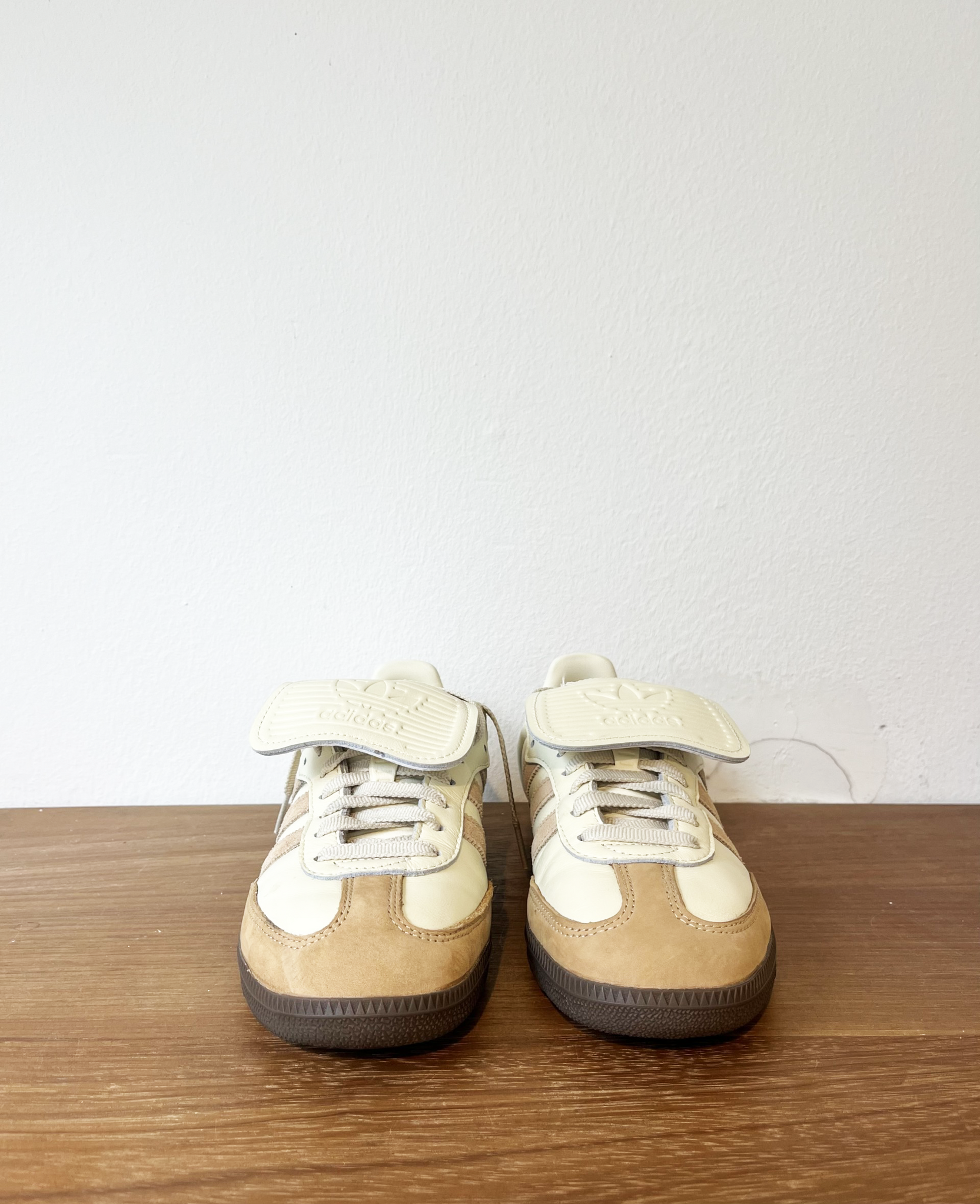 Adidas camel samba sneakers size 40