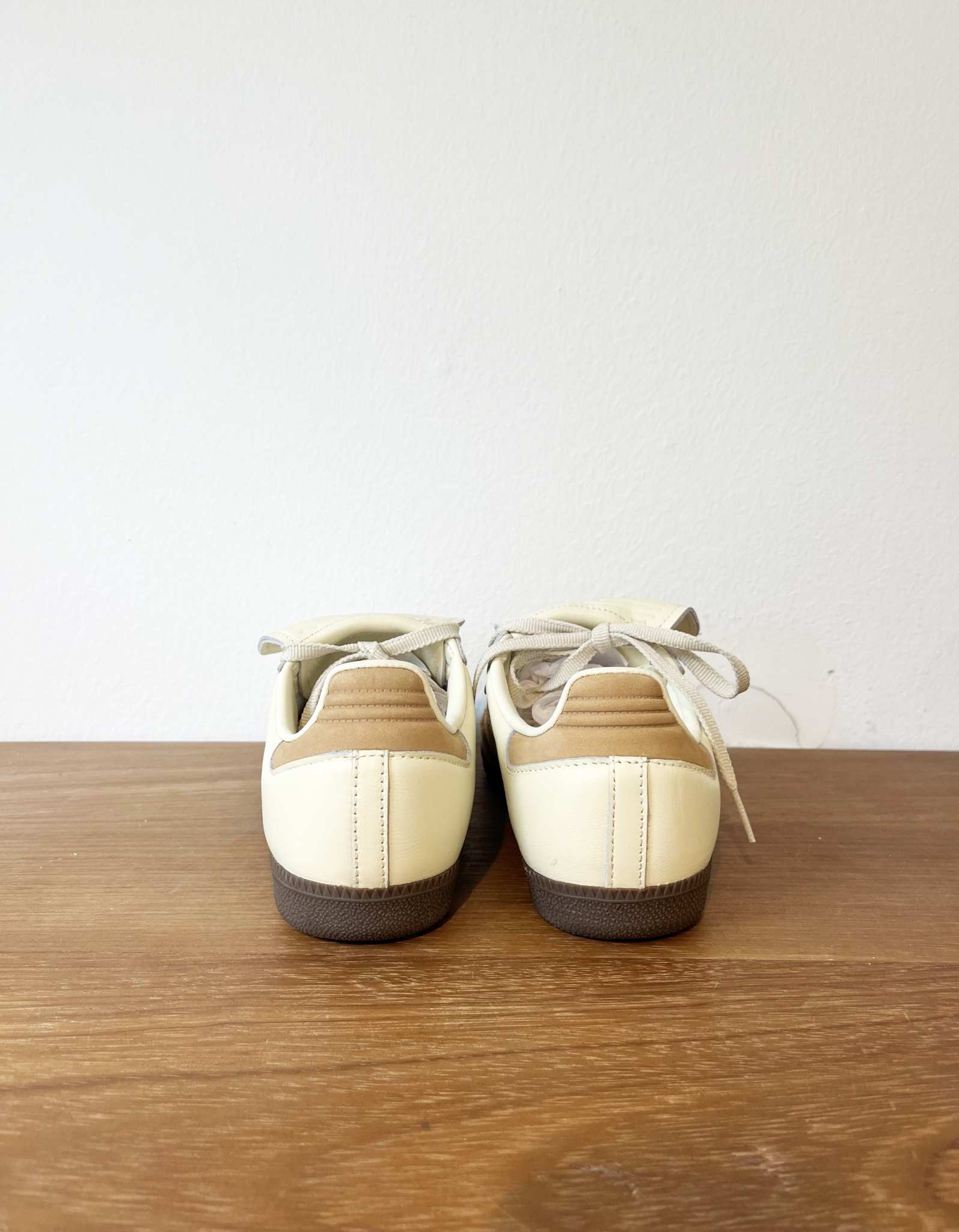 Adidas camel samba sneakers size 40