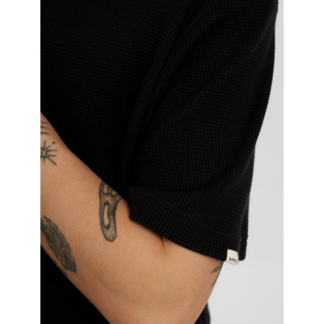 Anerkjendt AKKIKKI S/S WAFFLE TEE Caviar