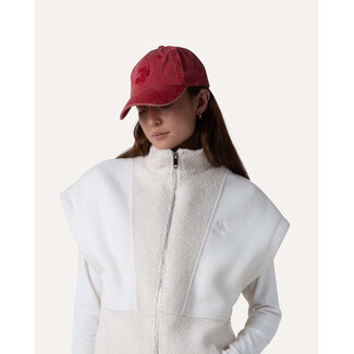 Another Label Sophie cap Fiery red