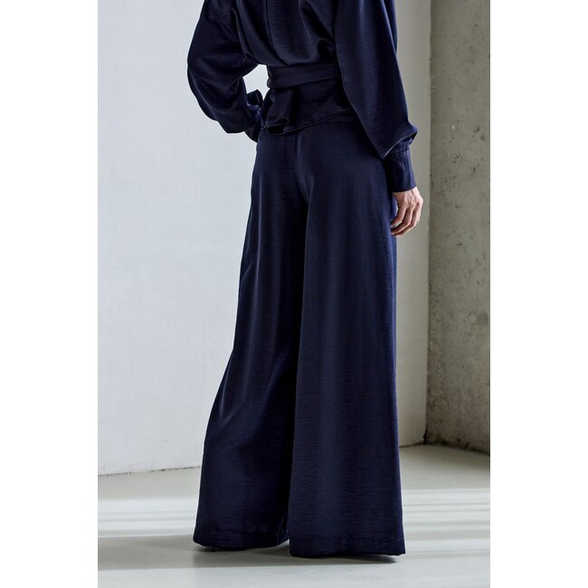 Femmes du Sud Odila Satin Navy