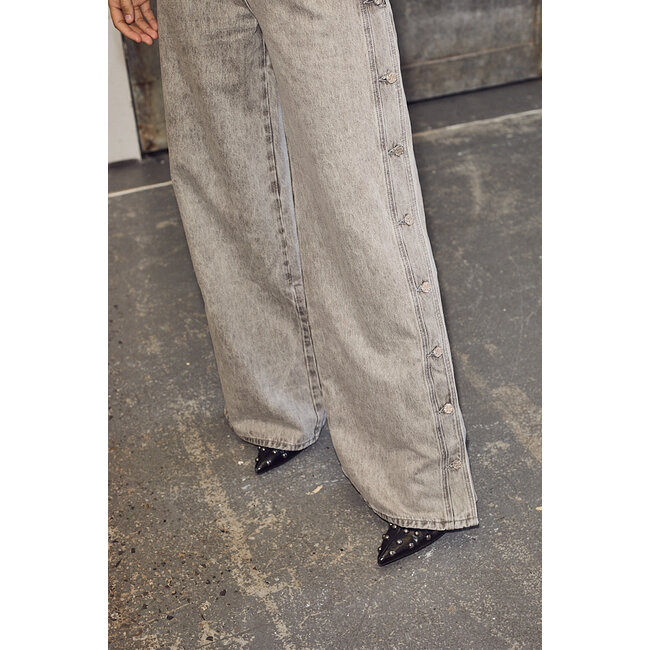 HAUTE L'AMITIÉ Side Panel Button Tall Jeans Light Grey