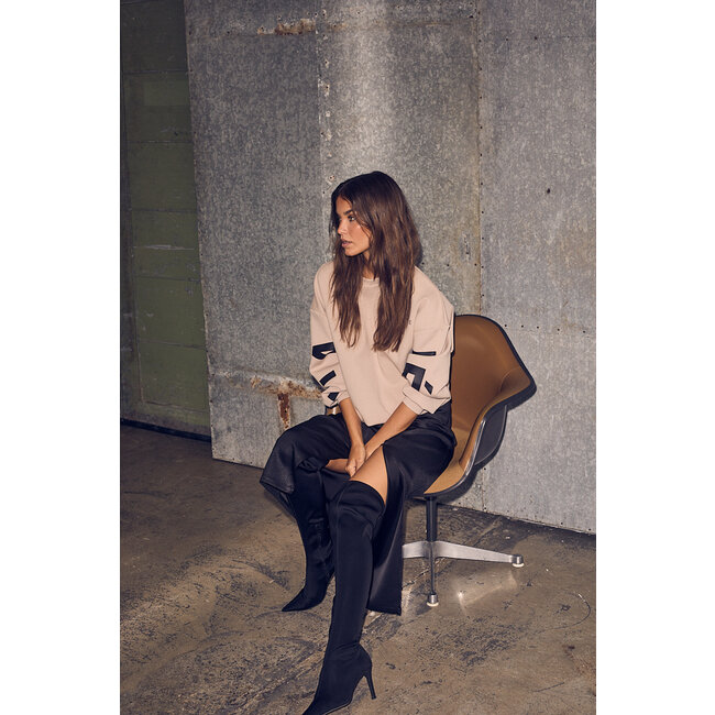 HAUTE L'AMITIÉ Maxi Split Logo Sweat Beige