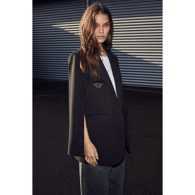 HAUTE L'AMITIÉ Premiere Hook Blazer Black