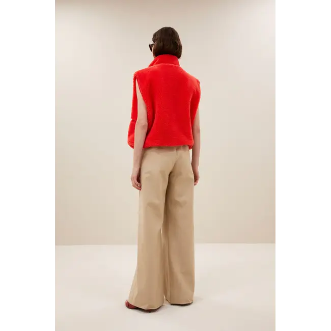 Steve Sleeveless Jacket Poppy Red