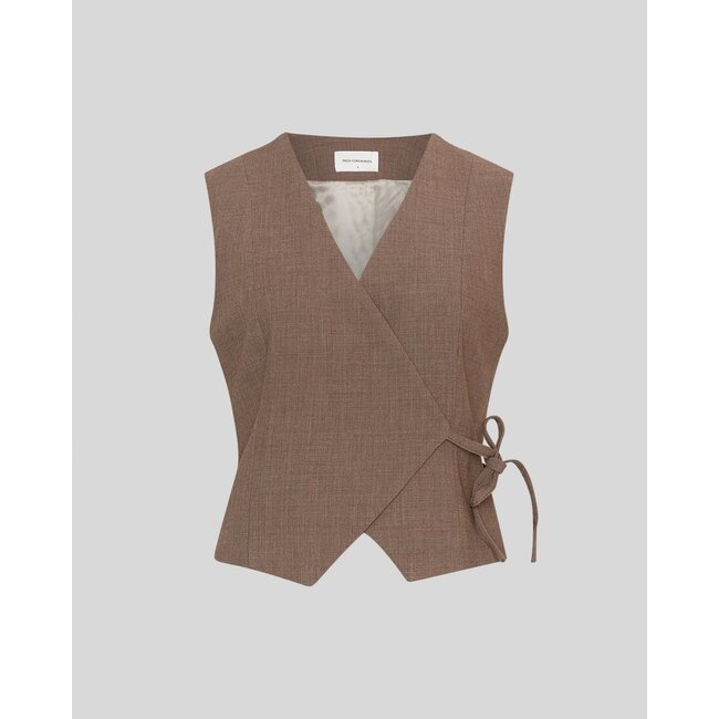 Waistcoat Mount Trail Mel Brown