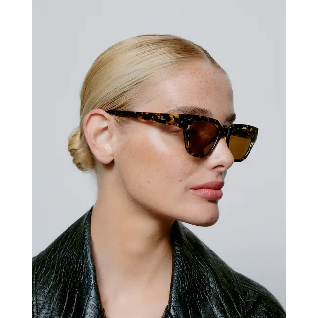 Kaws Black / Yellow Tortoise