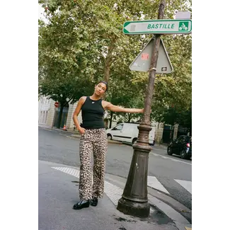 Baum Und Pferdgarten Leopard jeans