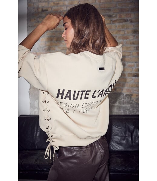 HAUTE L'AMITIÉ New studio Tie sweat Pearl