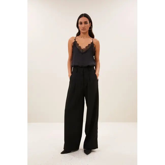 Jule Herringbone Pants Black