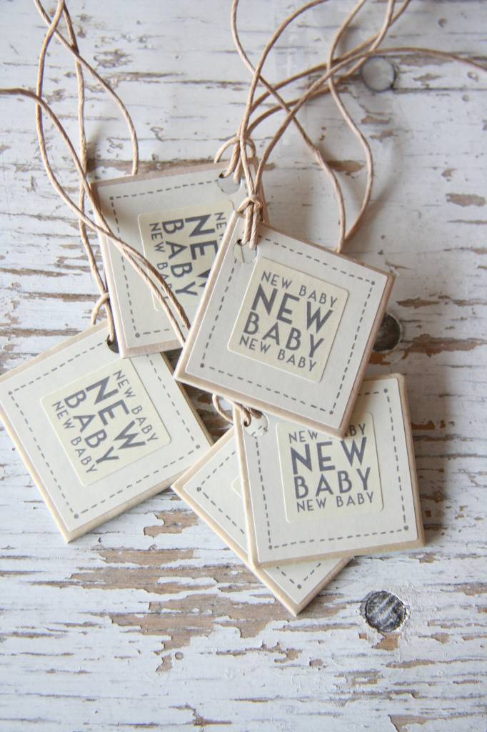 East of India Label karton 3x3cm new baby off-white