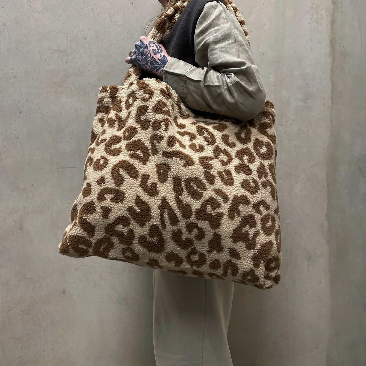 Studio Noos teddy leopard mom-bag