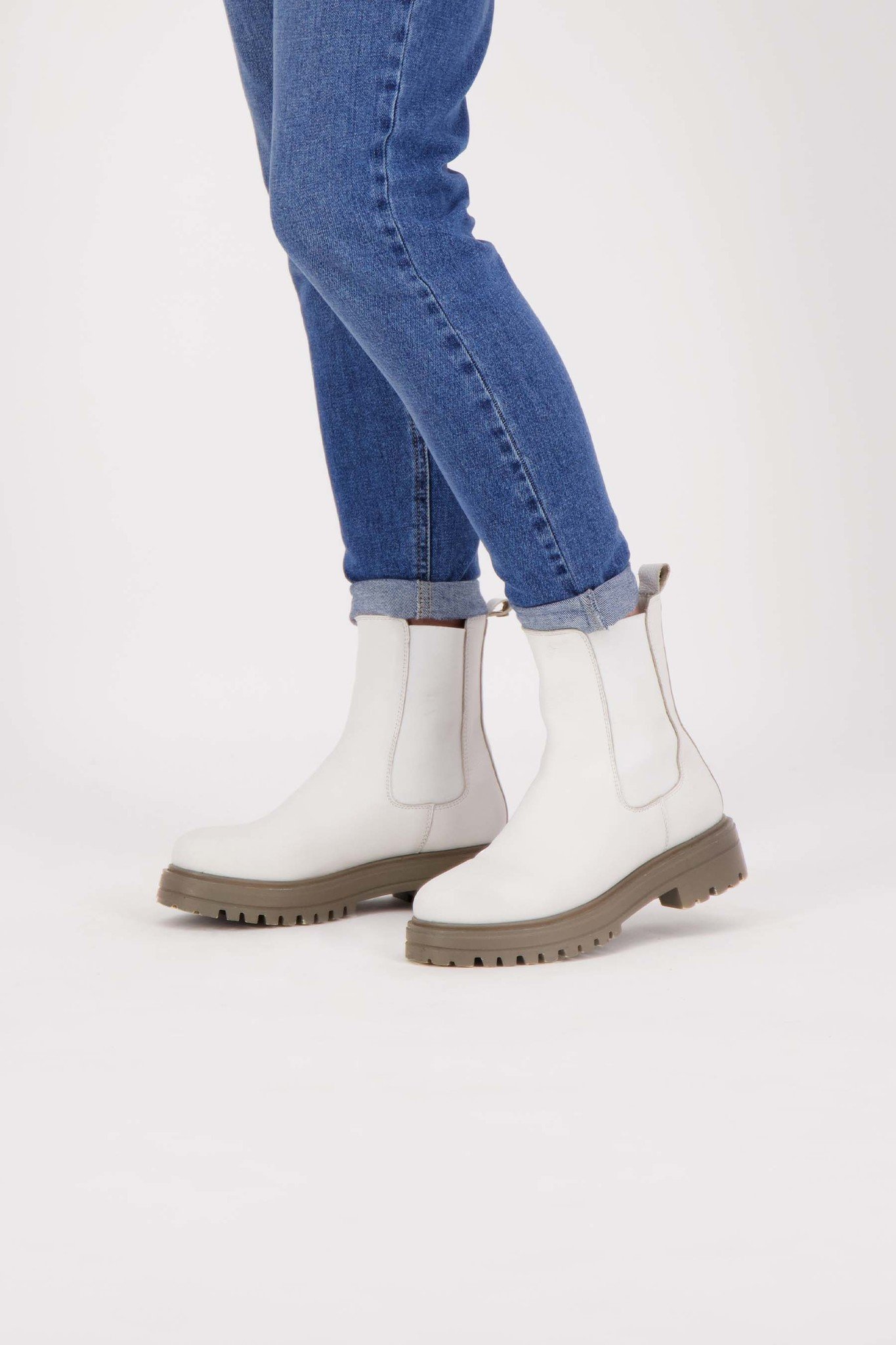 Zusss chelsea boots - off white