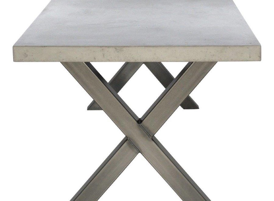 Betonnen tafel met standaard stalen kruispoten